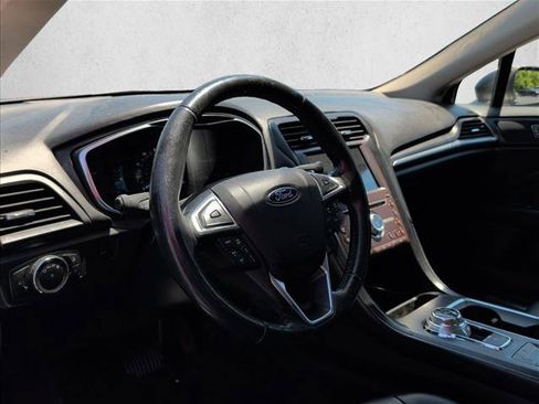 Used 2020 Ford Fusion Titanium FWD image 9