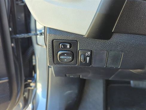 Used 2017 Toyota Corolla L image 12