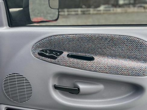 Used 2002 Dodge Ram 2500 Truck SLT image 19