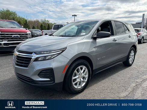 Used 2024 Chevrolet Equinox LS w/ LS Convenience Package FWD image 4