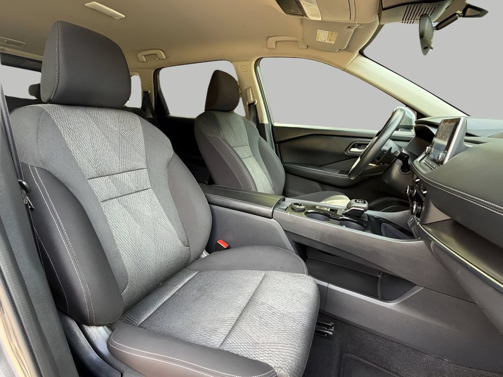 Used 2024 Nissan Rogue SV AWD/4WD image 10
