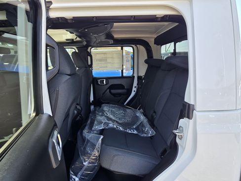 New 2026 Jeep Gladiator Mojave AWD/4WD image 17