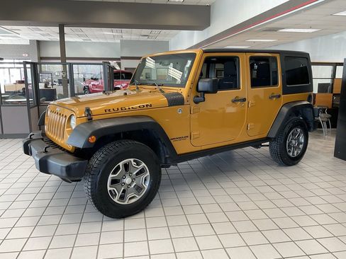 Used 2014 Jeep Wrangler Unlimited Rubicon image 3