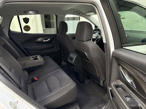 Used 2024 GMC Terrain SLE image 27