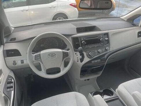 Used 2011 Toyota Sienna LE image 17