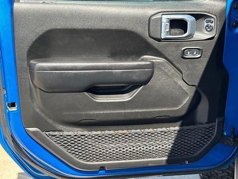 Used 2024 Jeep Wrangler Unlimited Rubicon image 12