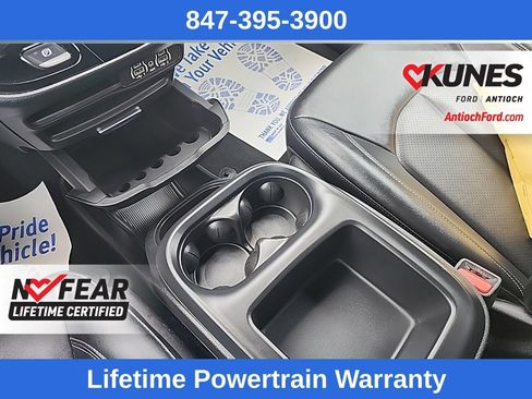 Used 2025 Chrysler Pacifica Select FWD image 24
