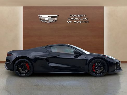 Used 2024 Chevrolet Corvette Z06 RWD image 5