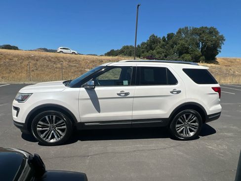 Used 2018 Ford Explorer Platinum AWD/4WD image 7