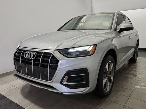 Used 2023 Audi Q5 2.0T Premium w/ Convenience Package image 2
