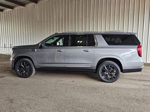 New 2026 GMC Yukon XL Denali w/ Denali Reserve Package AWD/4WD image 2