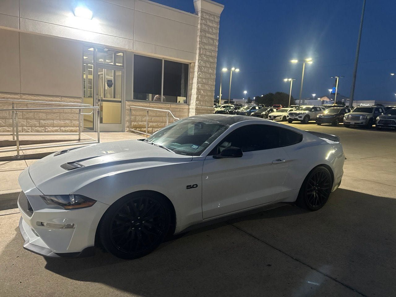 Used 2020 Ford Mustang GT Premium RWD image 1