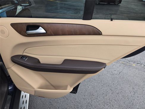 Used 2018 Mercedes-Benz GLE 350 4MATIC image 9