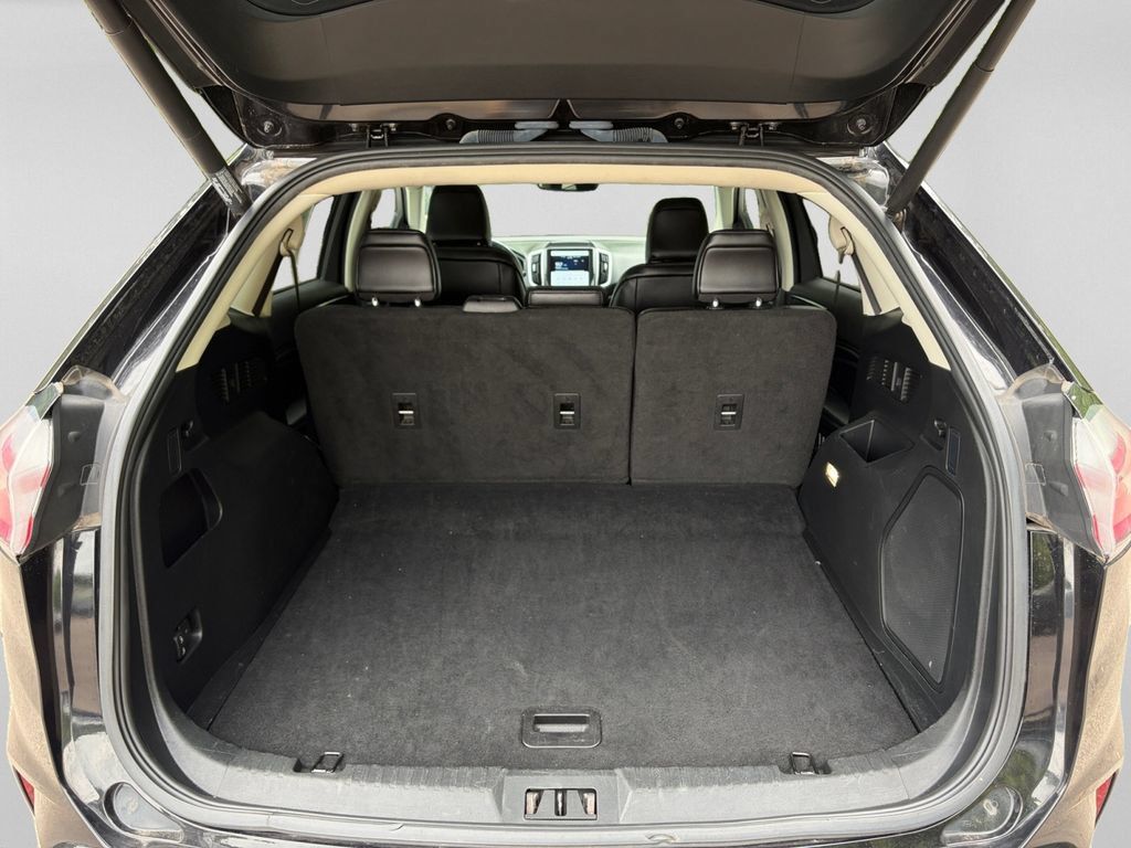 Used 2022 Ford Edge Titanium AWD/4WD image 30