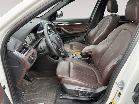 Used 2019 BMW X1 xDrive28i w/ Convenience Package image 2