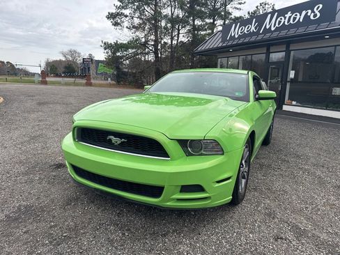 Used 2014 Ford Mustang Premium image 2