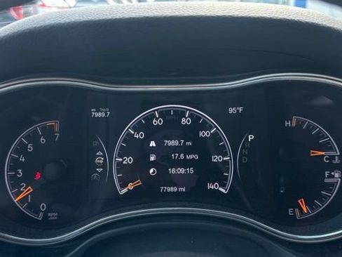 Used 2020 Jeep Grand Cherokee Limited w/ Premium Lighting Group AWD/4WD image 8