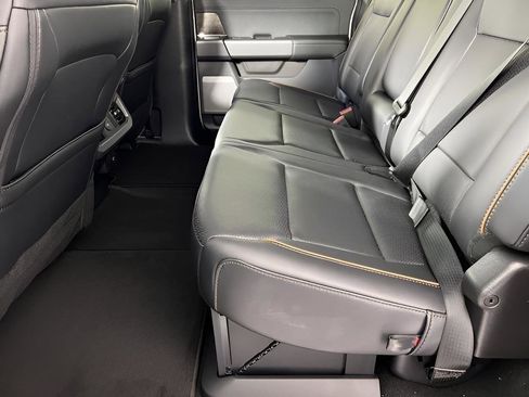 New 2025 Ford F250 Lariat w/ Lariat Ultimate Package image 57