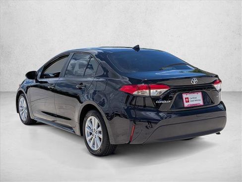 Used 2023 Toyota Corolla LE w/ LE Convenience Package FWD image 8