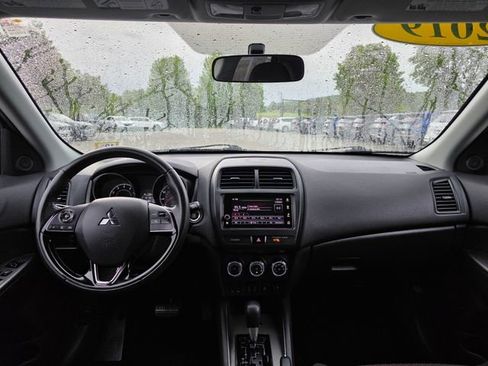 Used 2019 Mitsubishi Outlander Sport SE AWD/4WD image 18