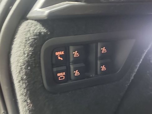 Used 2022 BMW X7 xDrive40i w/ Luxury Seating Package image 10