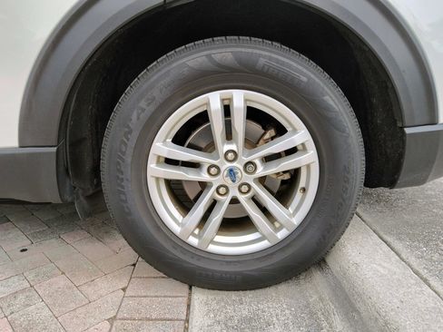 Used 2020 Ford Explorer XLT RWD image 50