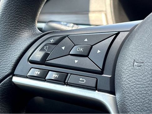 Certified 2025 Nissan Altima 2.5 SV FWD image 14