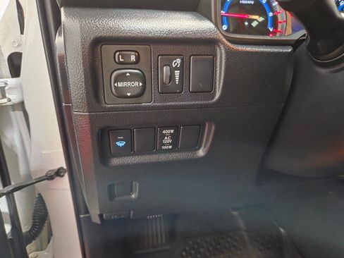 Used 2017 Toyota 4Runner TRD Off-Road Premium AWD/4WD image 37