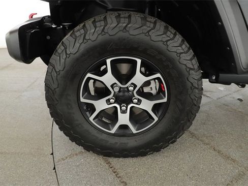 Certified 2022 Jeep Wrangler Unlimited Rubicon w/ Cold Weather Group image 7