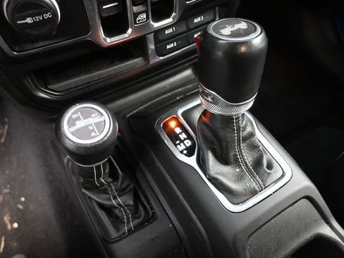 Used 2023 Jeep Wrangler Unlimited Sahara w/ Cold Weather Group image 40