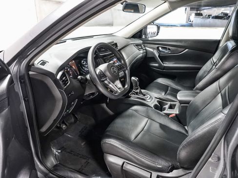 Used 2018 Nissan Rogue S FWD image 17