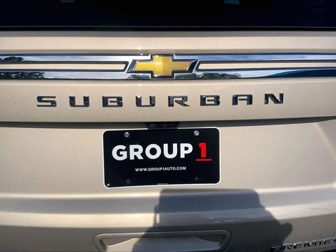 Used 2023 Chevrolet Suburban Premier AWD/4WD image 10