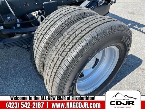 New 2024 RAM 3500 Tradesman image 12