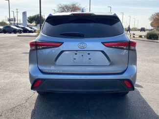 Used 2022 Toyota Highlander XLE video 2