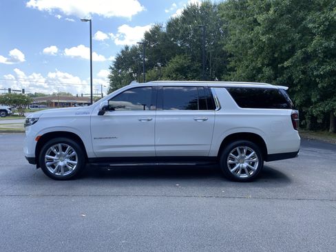 Used 2023 Chevrolet Suburban High Country AWD/4WD image 6