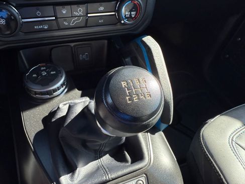 Used 2022 Ford Bronco Black Diamond image 30