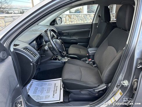 Used 2018 Mitsubishi Outlander Sport ES image 4