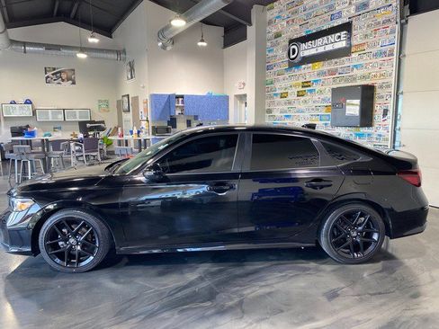 Used 2025 Honda Civic Sport image 4