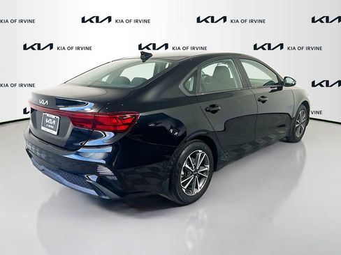 Used 2023 Kia Forte LXS w/ LXS Technology Package image 5