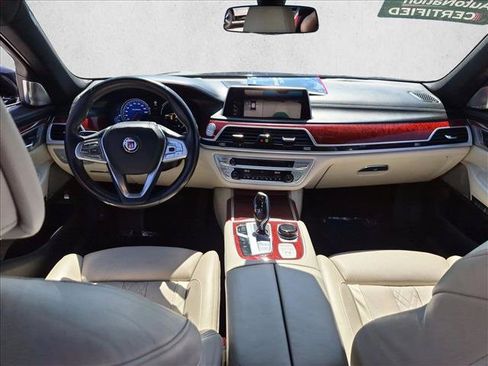 Used 2017 BMW ALPINA B7 xDrive AWD/4WD image 18