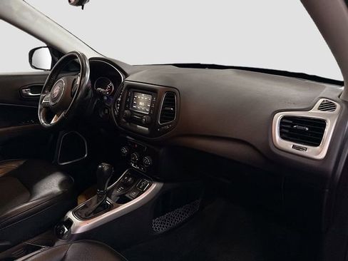 Used 2018 Jeep Compass Latitude w/ Cold Weather Group image 28