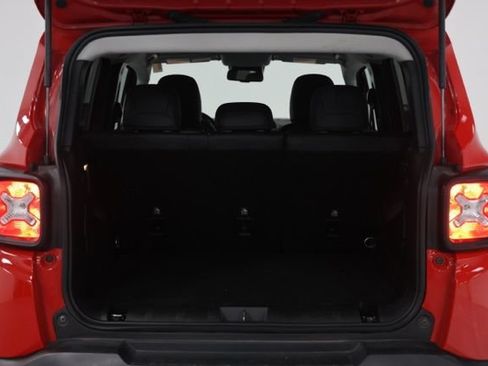 Used 2023 Jeep Renegade Trailhawk w/ Trailhawk Elite Group AWD/4WD image 13