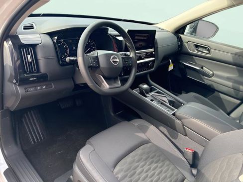 New 2026 Nissan Pathfinder SV image 12