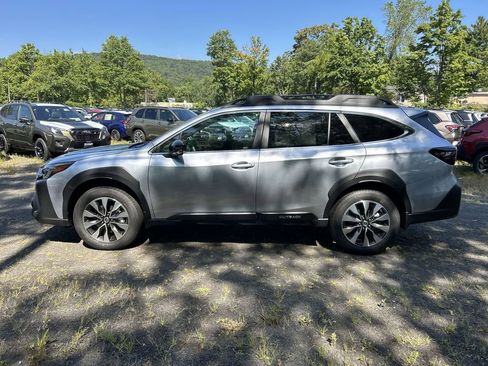 Used 2025 Subaru Outback Limited XT w/ Popular Package #2 image 5
