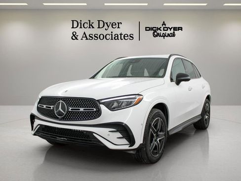 Used 2025 Mercedes-Benz GLC 300 4MATIC image 7