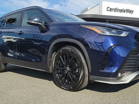 Used 2024 Toyota Highlander XSE image 2