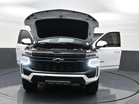 Used 2024 Chevrolet Suburban Z71 w/ Luxury Package image 38