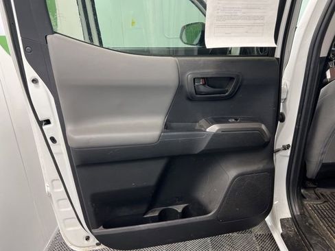 Used 2023 Toyota Tacoma SR5 AWD/4WD image 16