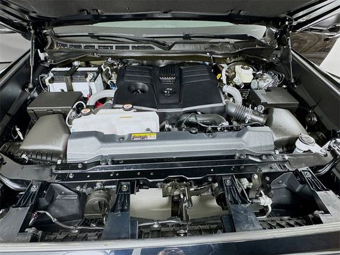 Used 2024 Toyota Tundra SR5 w/ SR5 Premium Package image 20