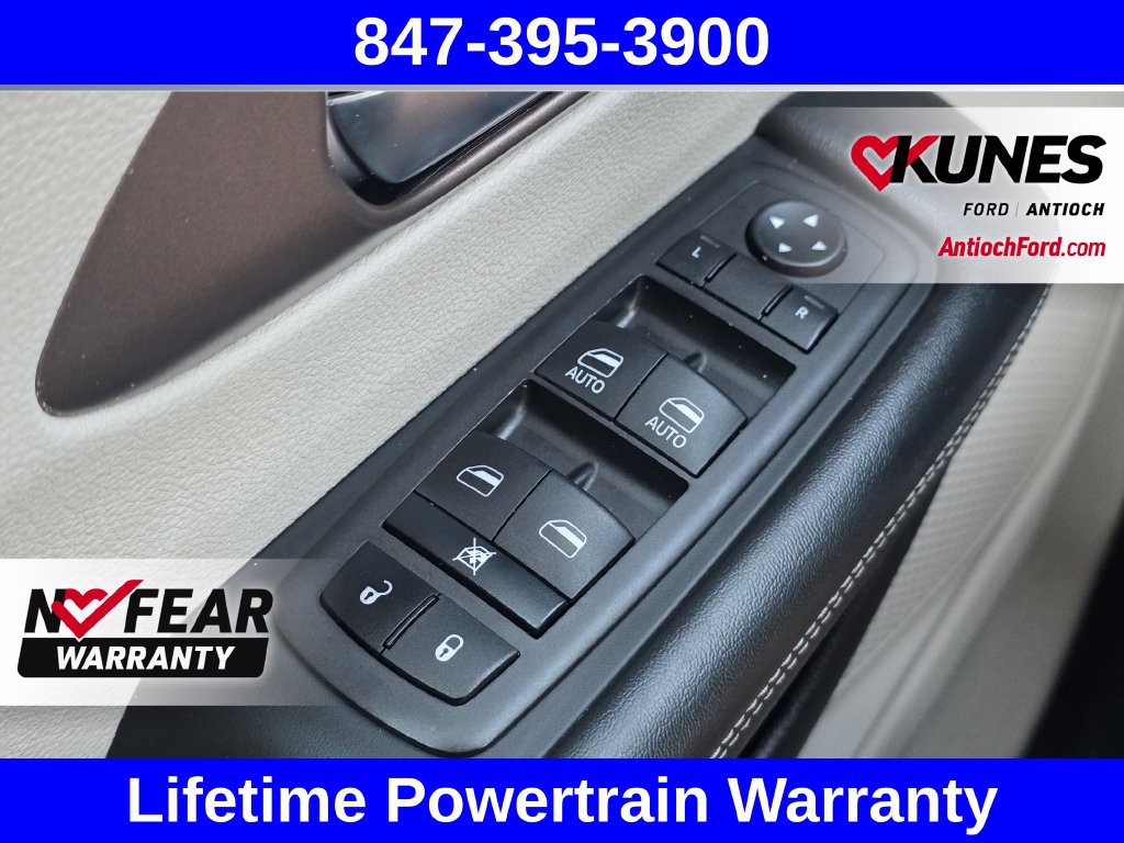 Used 2023 Chrysler Voyager LX FWD image 48